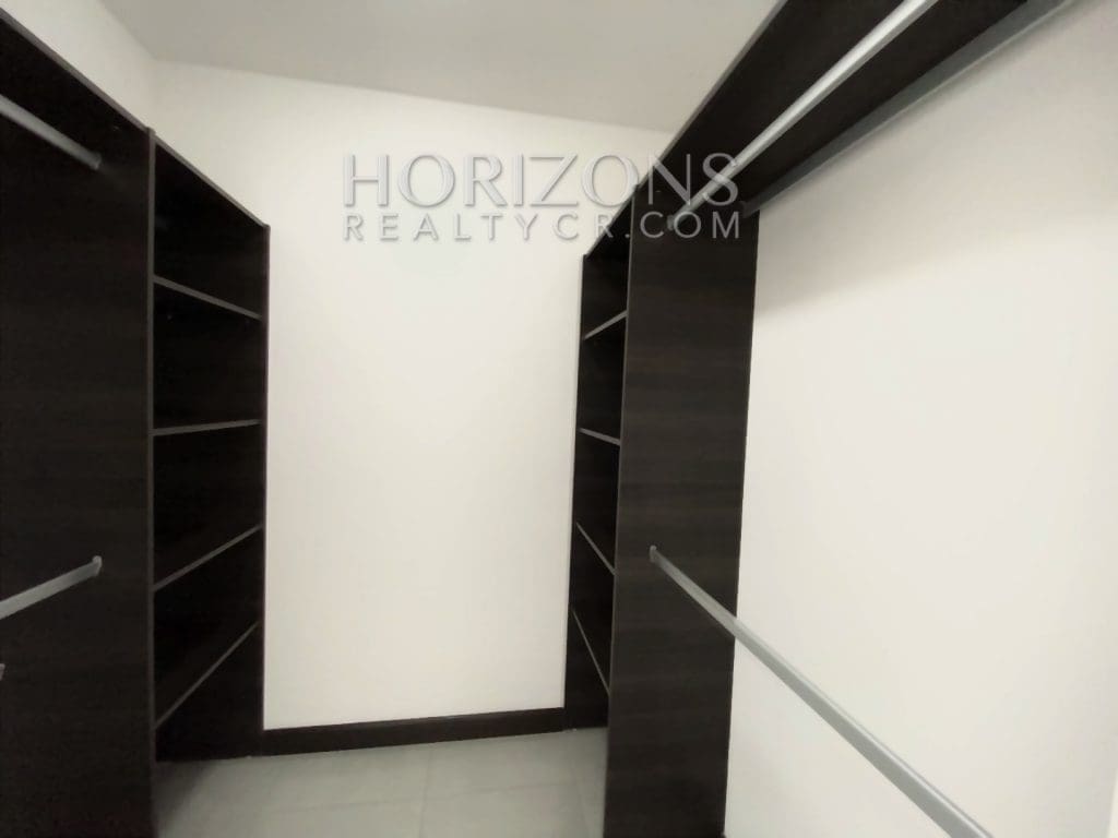 SE VENDE CASA EN CONDOMINIO VIBRE CURRIDABATMODERNA nja959