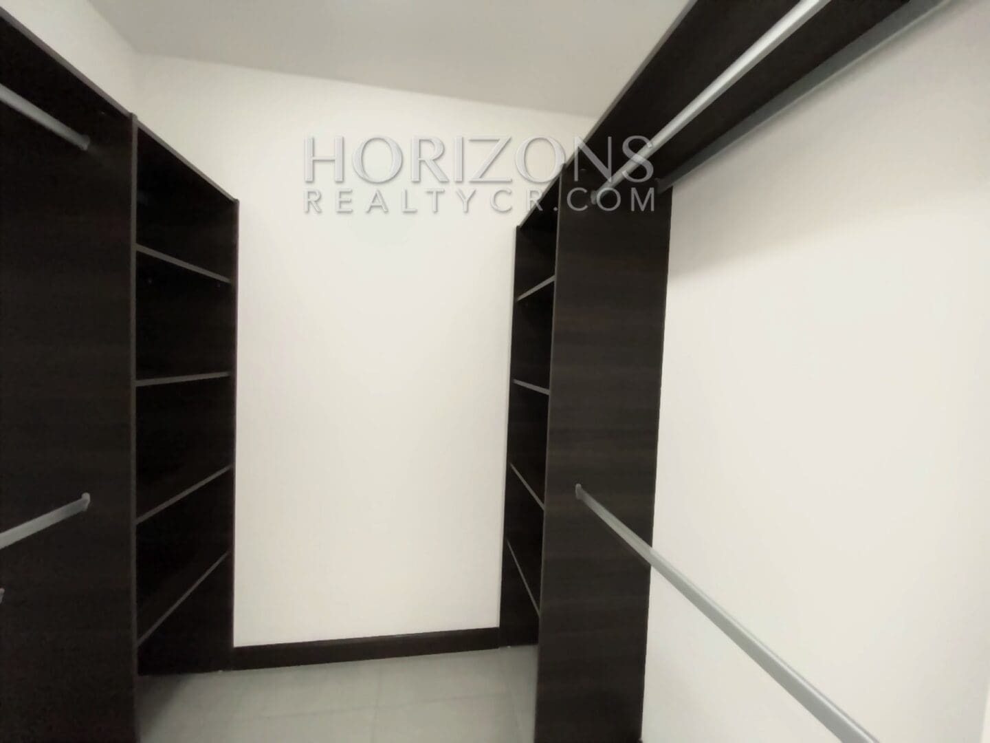 SE VENDE CASA EN CONDOMINIO VIBRE CURRIDABATMODERNA nja959
