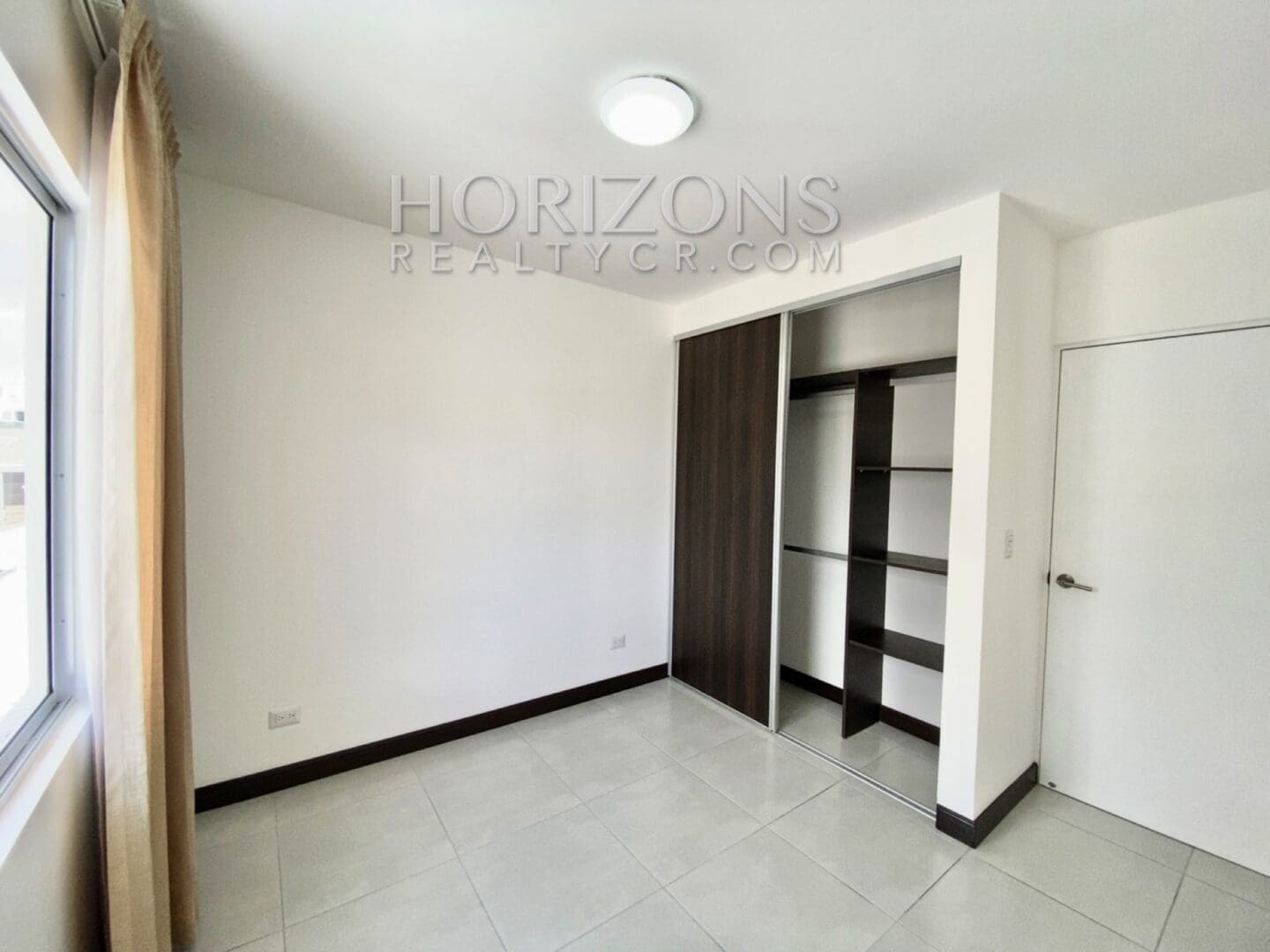 SE VENDE CASA EN CONDOMINIO VIBRE CURRIDABATMODERNA nja959