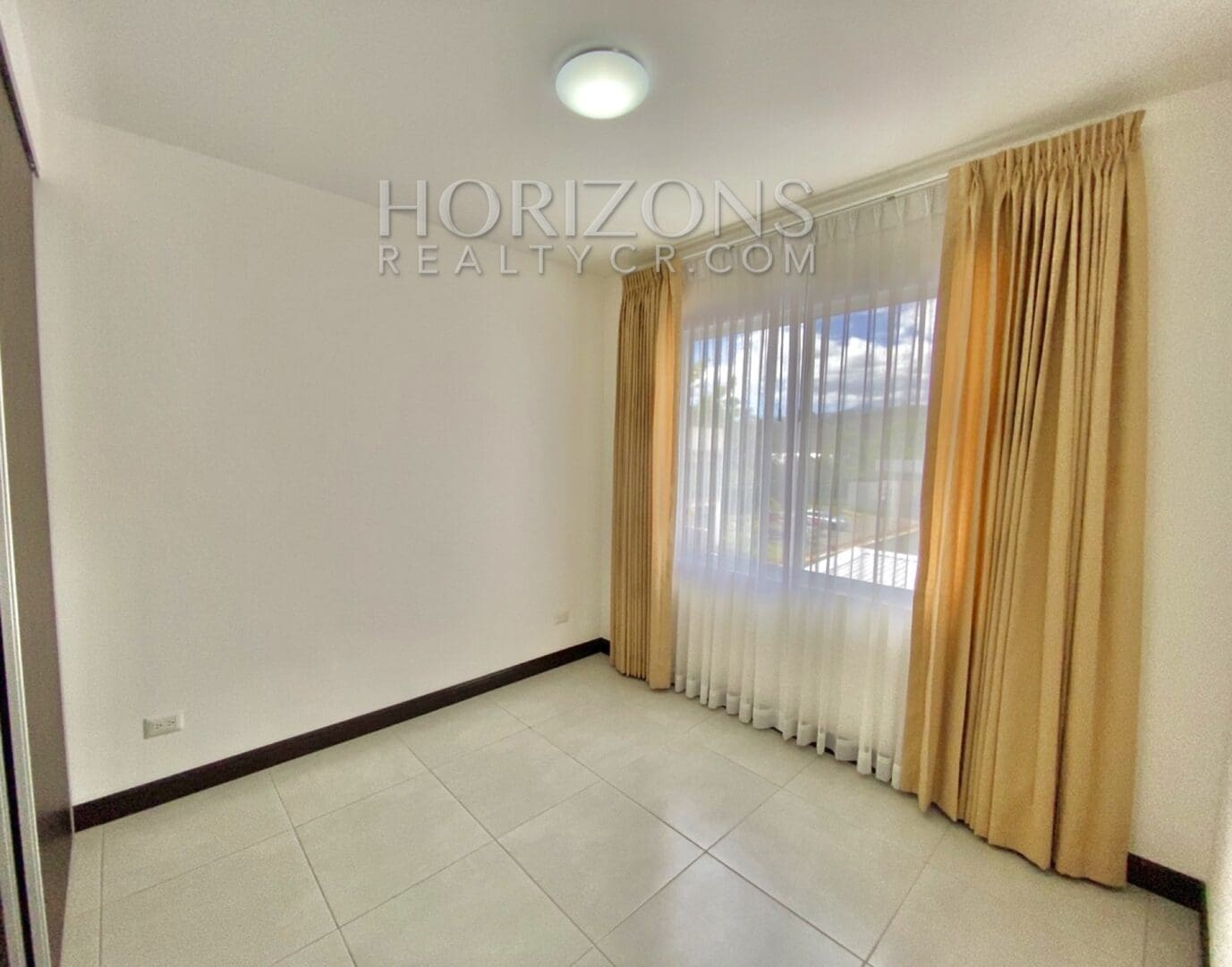 SE VENDE CASA EN CONDOMINIO VIBRE CURRIDABATMODERNA nja959