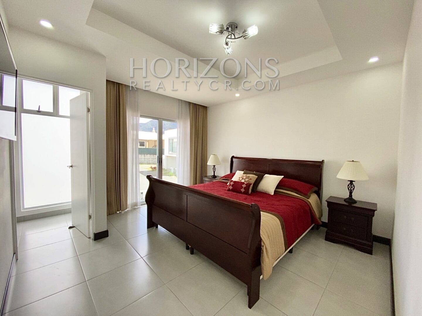 SE VENDE CASA EN CONDOMINIO VIBRE CURRIDABATMODERNA nja959