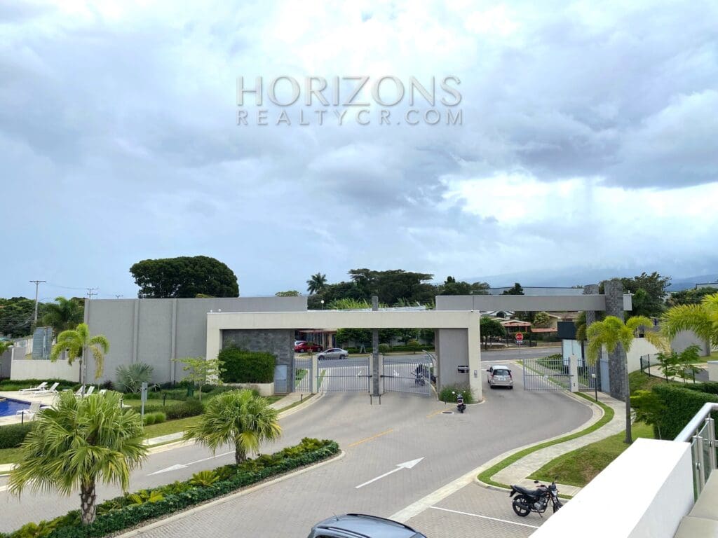 SE ALQUILA CASA PARA ESTRENAR EN LA RIBERA BELEN 3 HABITACIONES CONDOMINIO CON AMENIDADES DE PRIMERA njr13
