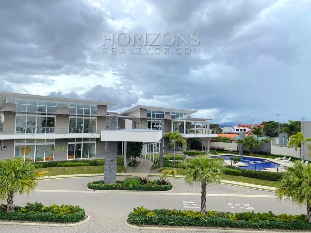 SE ALQUILA CASA PARA ESTRENAR EN LA RIBERA BELEN 3 HABITACIONES CONDOMINIO CON AMENIDADES DE PRIMERA njr13