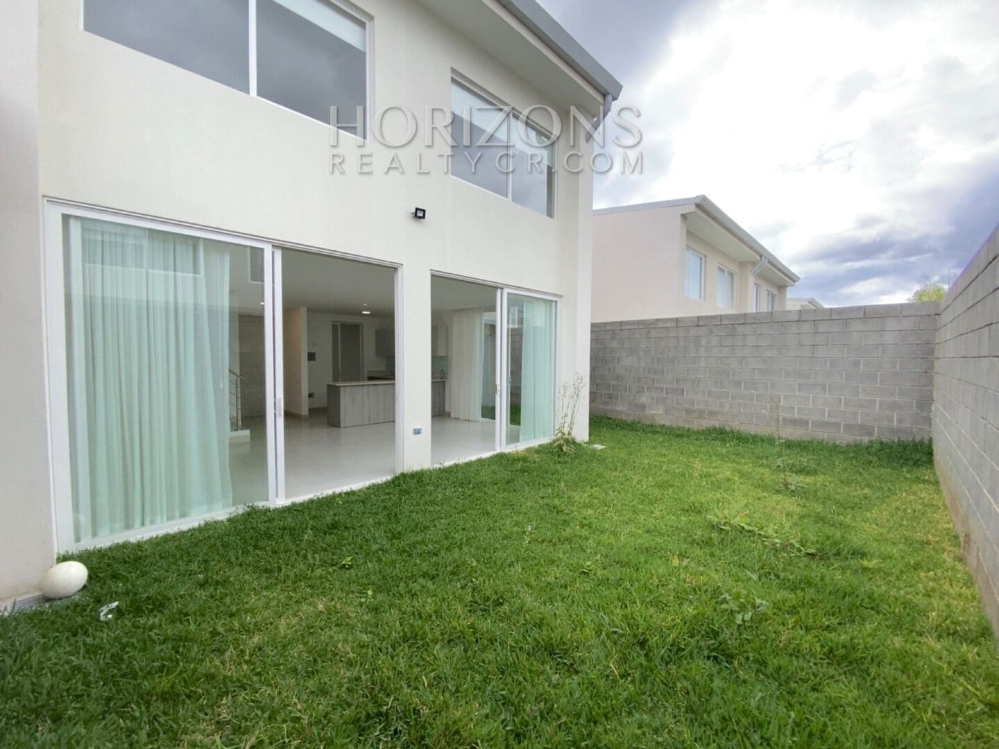 SE ALQUILA CASA PARA ESTRENAR EN LA RIBERA BELEN 3 HABITACIONES CONDOMINIO CON AMENIDADES DE PRIMERA njr13