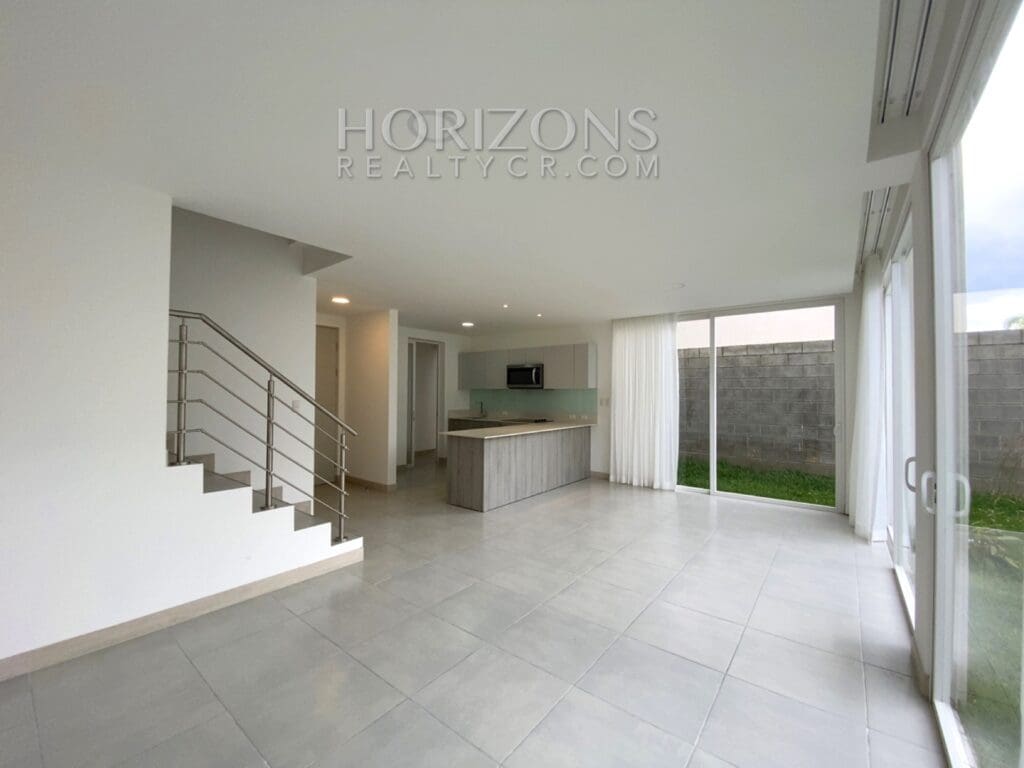 SE ALQUILA CASA PARA ESTRENAR EN LA RIBERA BELEN 3 HABITACIONES CONDOMINIO CON AMENIDADES DE PRIMERA njr13