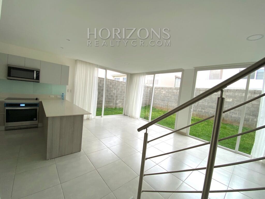 SE ALQUILA CASA PARA ESTRENAR EN LA RIBERA BELEN 3 HABITACIONES CONDOMINIO CON AMENIDADES DE PRIMERA njr13
