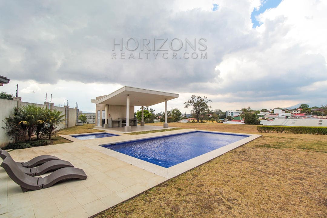 APARTAMENTO CON HERMOSA VISTA EN CURRIDABAT 2 HABITACIONES SE ALQUILA noj721