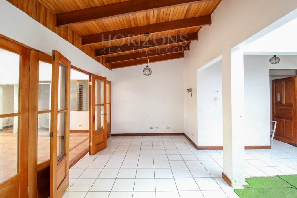 SE ALQUILA CASA SAN PEDRO 1 PLANTA 3 HABITACIONES + OFICINA noj713