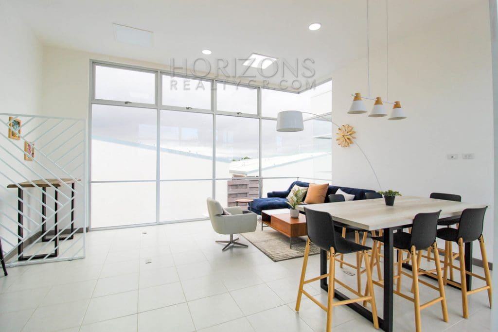 SE ALQUILA CASA CON TERRAZA EN SABANILLA 2 HABITACIONES AMENIDADES noj766