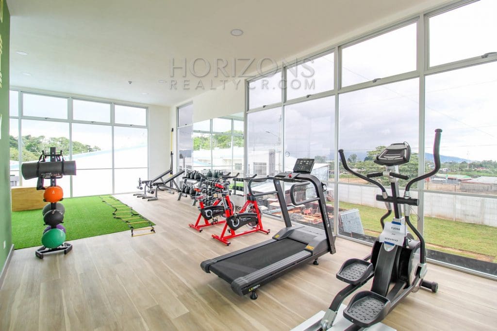 SE ALQUILA CASA CON TERRAZA EN SABANILLA 2 HABITACIONES AMENIDADES noj766
