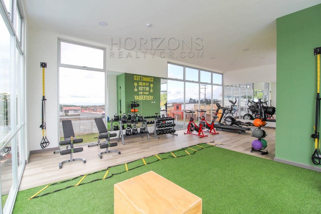 SE ALQUILA CASA CON TERRAZA EN SABANILLA 2 HABITACIONES AMENIDADES noj766