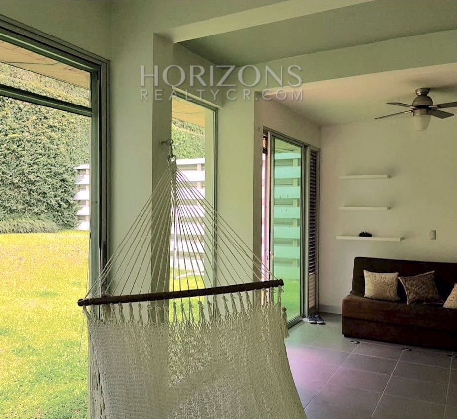 SE ALQUILA CASA CON LÍNEA BLANCA EN ALAJUELA 300M2 3 HABITACIONES NJR12