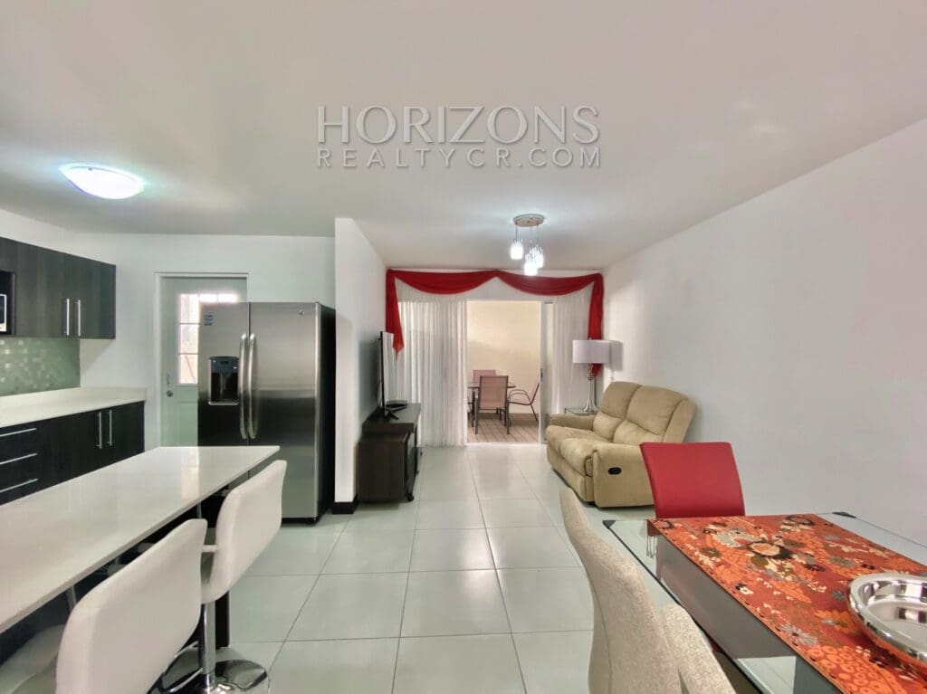 SE VENDE CASA EN CONDOMINIO VIBRE CURRIDABATMODERNA nja959