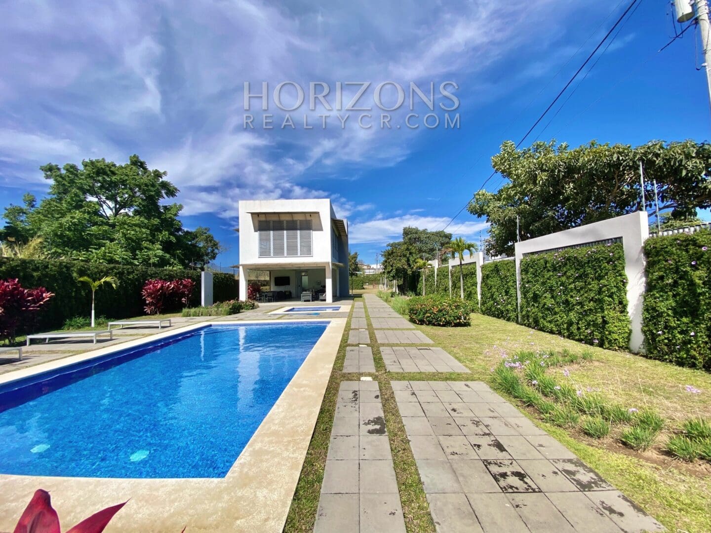 SE VENDE CASA EN CONDOMINIO VIBRE CURRIDABATMODERNA nja959