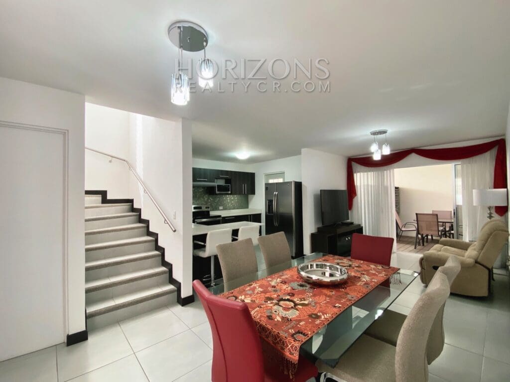 SE VENDE CASA EN CONDOMINIO VIBRE CURRIDABATMODERNA nja959