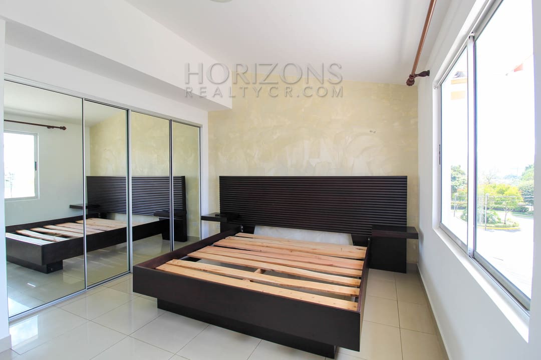 ALQUILER CASA AMUEBLADA CON PATIO EN CURRIDABAT 3 HABITACIONES noj715