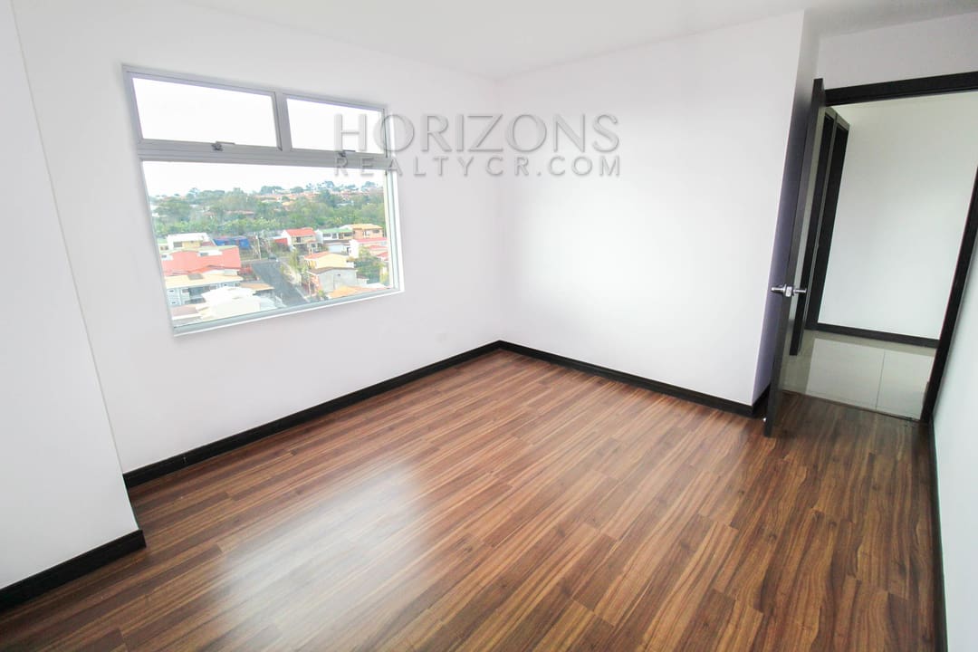 APARTAMENTO CON HERMOSA VISTA EN CURRIDABAT 2 HABITACIONES SE ALQUILA noj721