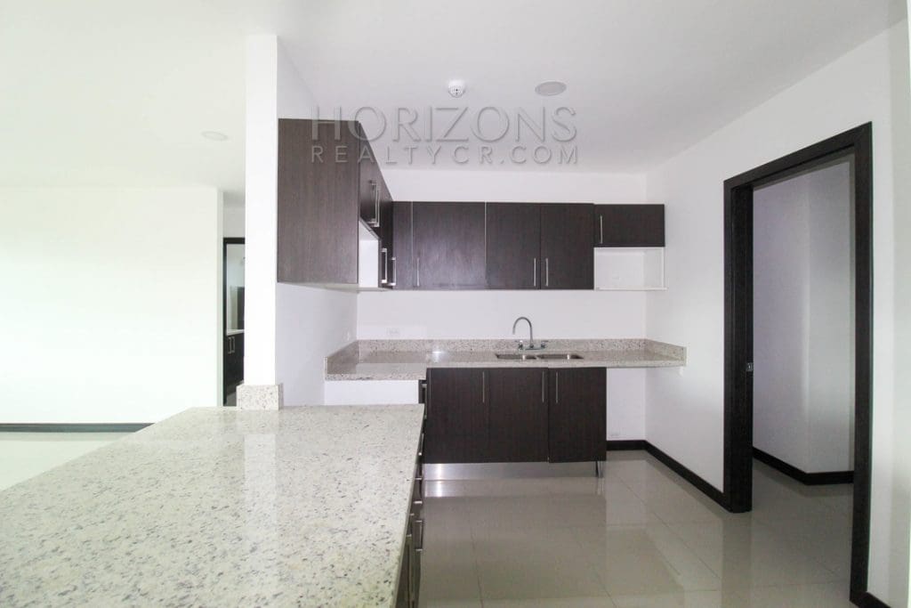 APARTAMENTO CON HERMOSA VISTA EN CURRIDABAT 2 HABITACIONES SE ALQUILA noj721