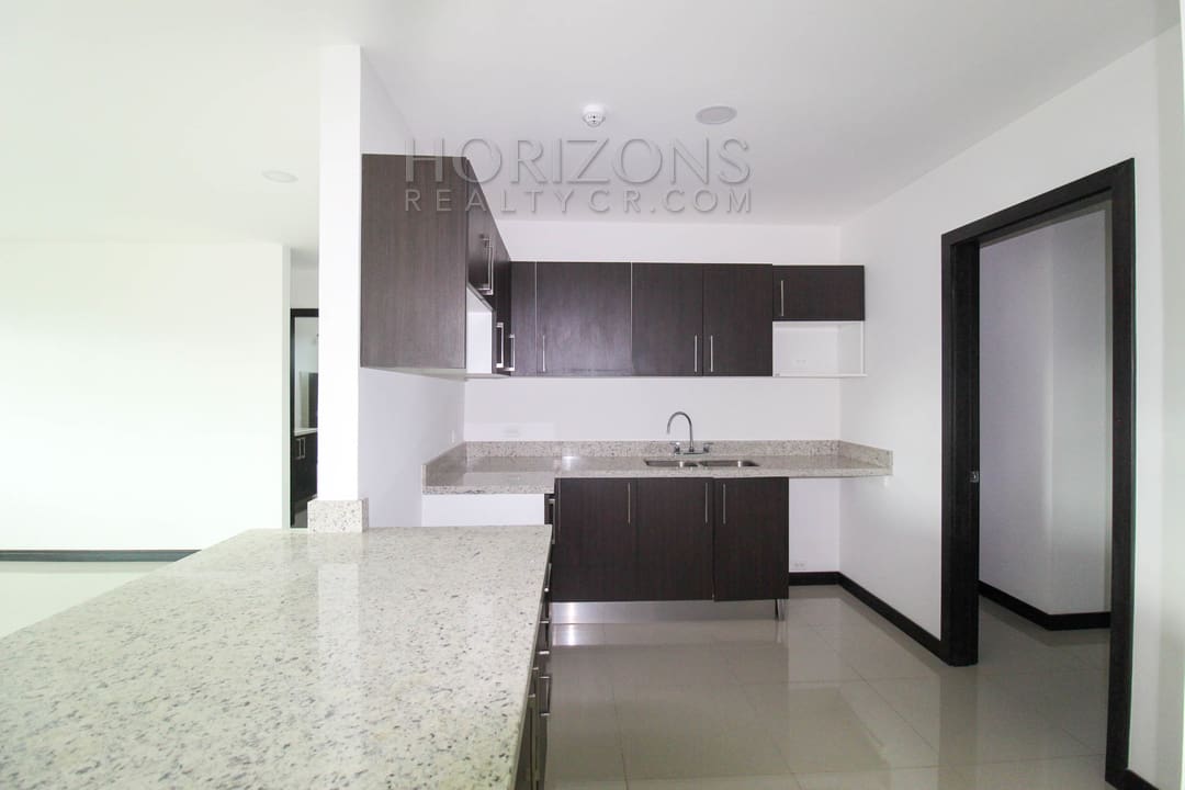 APARTAMENTO CON HERMOSA VISTA EN CURRIDABAT 2 HABITACIONES SE ALQUILA noj721