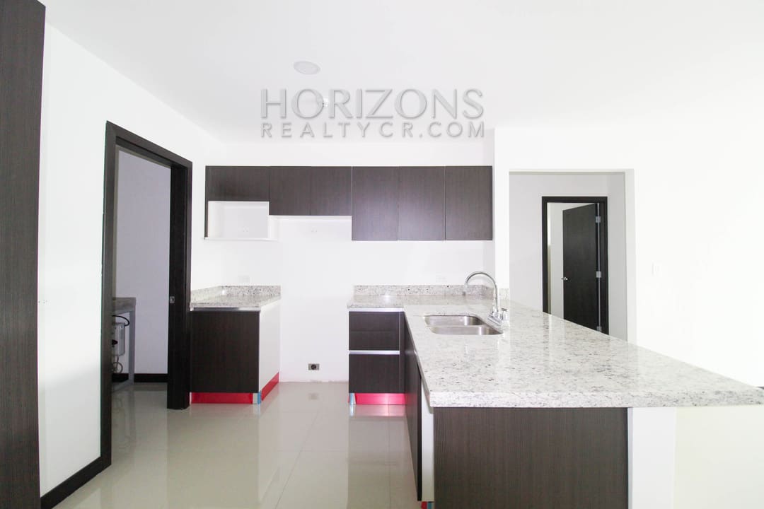 SE ALQUILA APARTAMENTO EN CURRIDABAT 2 HABITACIONES 2km DE LA U LATINA noj728