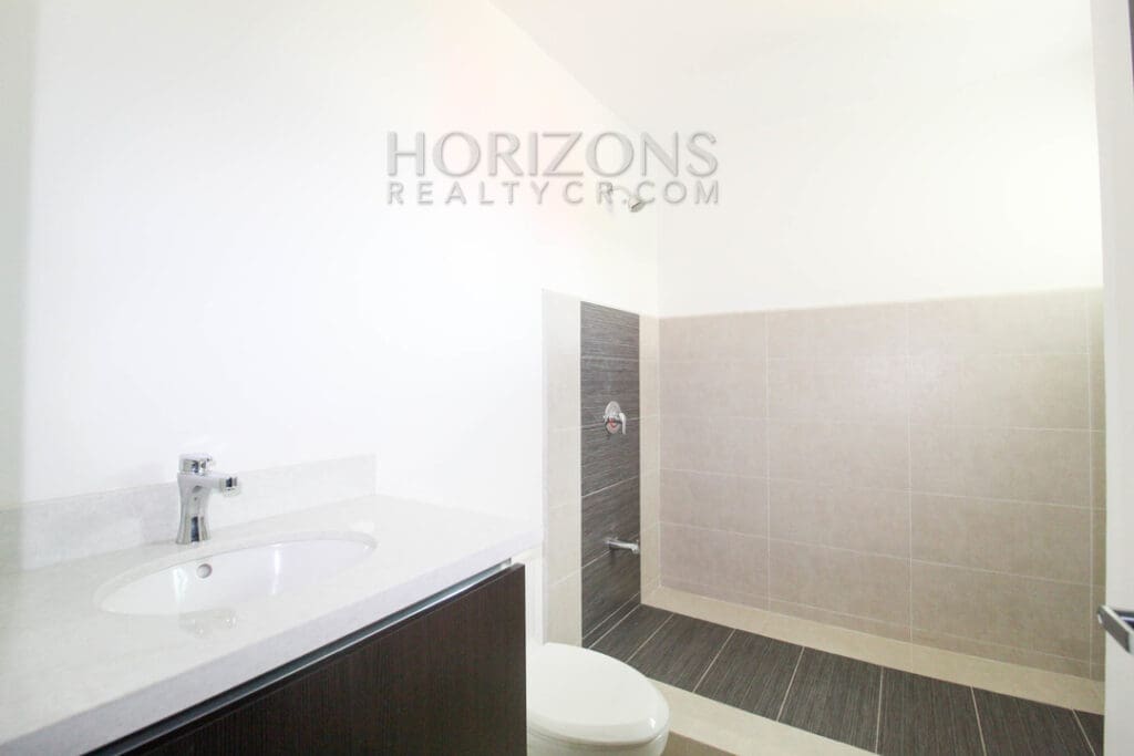 SE ALQUILA APARTAMENTO EN CURRIDABAT 2 HABITACIONES 2km DE LA U LATINA noj728