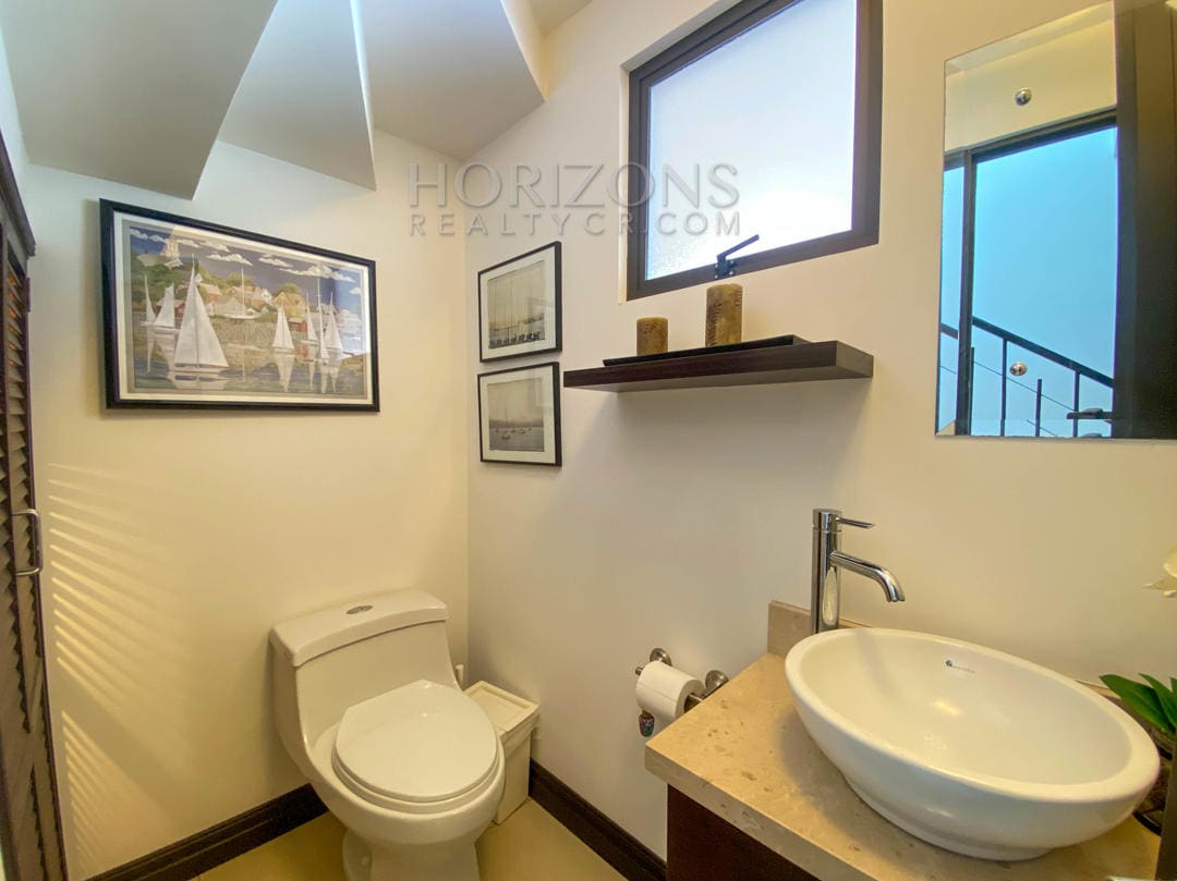 SE VENDE CASA OPORTUNIDAD DE  INVERSION EN SANTA ANA nja875