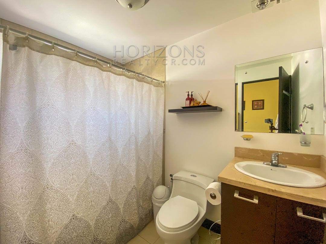 SE VENDE CASA OPORTUNIDAD DE  INVERSION EN SANTA ANA nja875