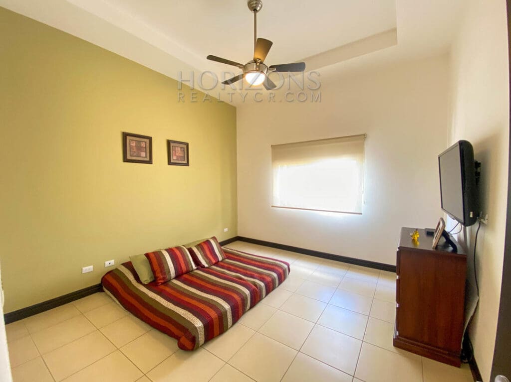 SE VENDE CASA OPORTUNIDAD DE  INVERSION EN SANTA ANA nja875