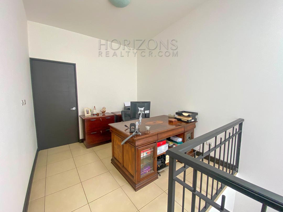 SE VENDE CASA OPORTUNIDAD DE  INVERSION EN SANTA ANA nja875
