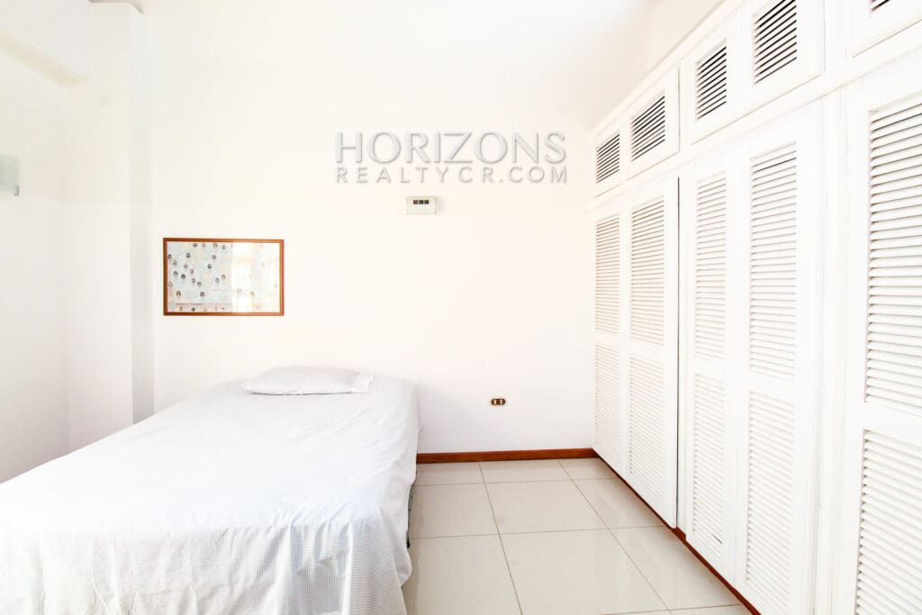 AMPLIA CASA EN VENTA 3 HABITACIONES DE 2 NIVELES BELLO HORIZONTE njv89