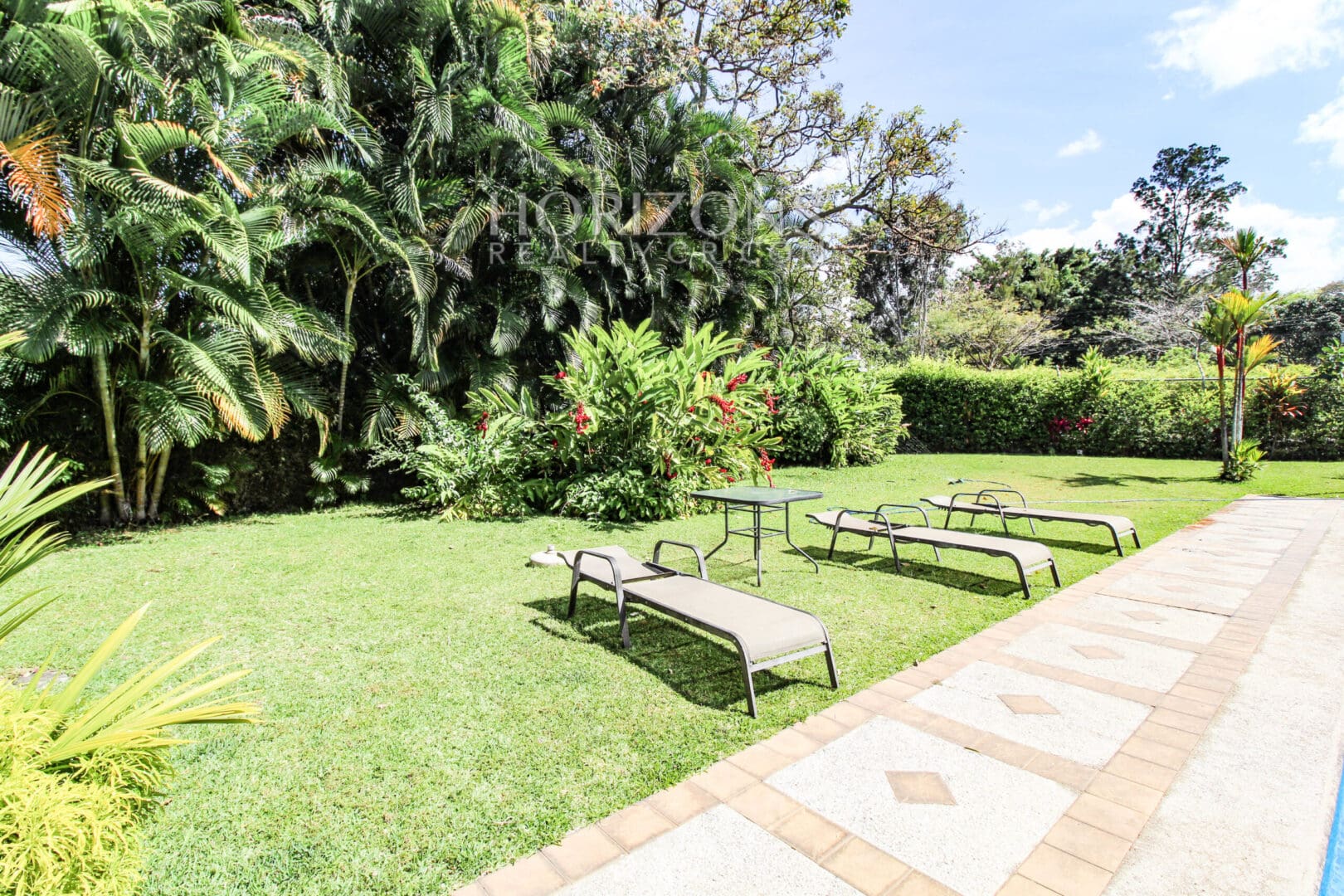 AMPLIA CASA EN VENTA 3 HABITACIONES DE 2 NIVELES BELLO HORIZONTE njv89