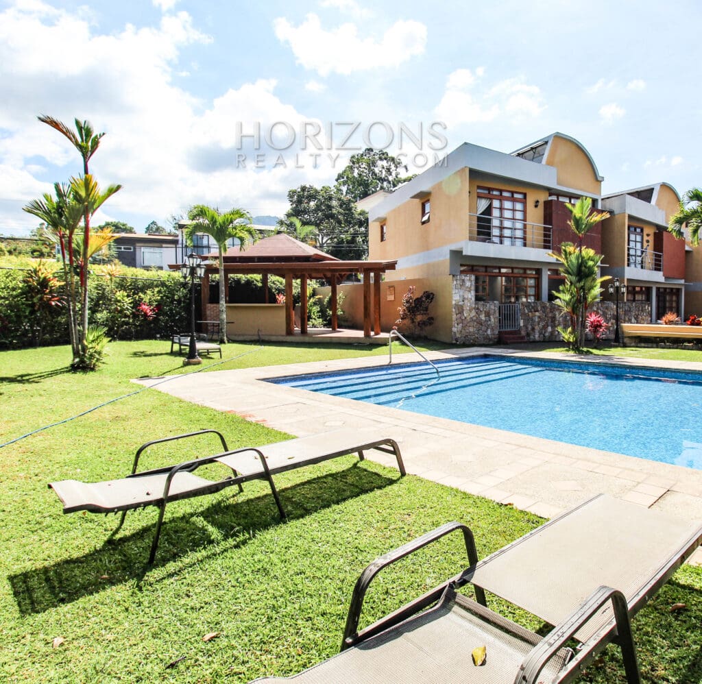Amplia Casa En Venta 3 Habitaciones De 2 Niveles Bello Horizonte Njv89