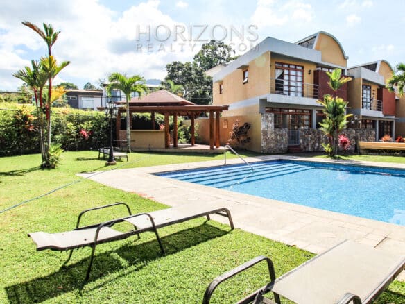 Amplia Casa En Venta 3 Habitaciones De 2 Niveles Bello Horizonte Njv89