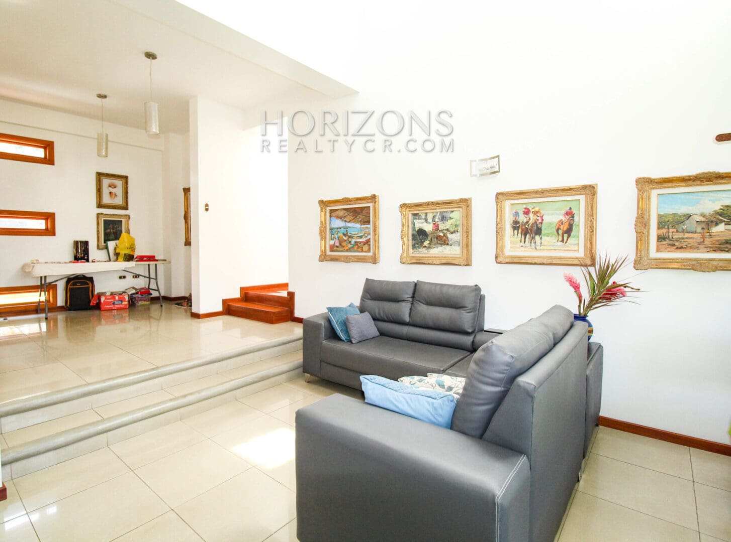 AMPLIA CASA EN VENTA 3 HABITACIONES DE 2 NIVELES BELLO HORIZONTE njv89