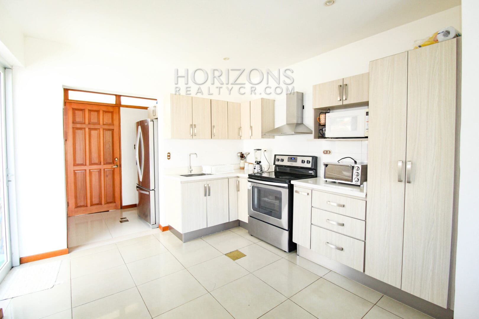 AMPLIA CASA EN VENTA 3 HABITACIONES DE 2 NIVELES BELLO HORIZONTE njv89