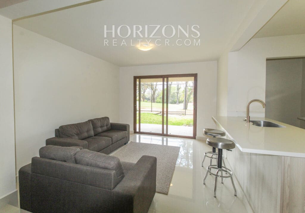 Se Alquila Casa Con Terraza Y Hermosa Vista En Condominio Cariari Heredia Njv103
