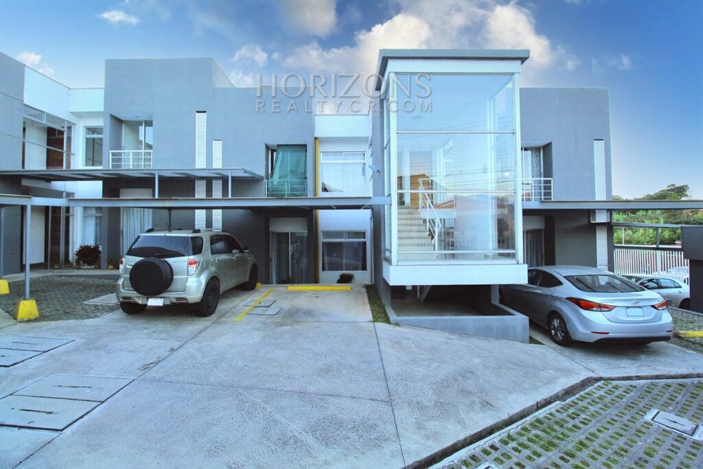 Moderno Apartamento 2Km De Ucr 2 Dormitorios Nja967