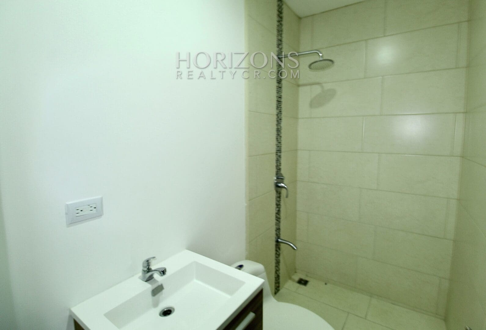 Moderno Apartamento 2km de UCR 2 Dormitorios NJA967