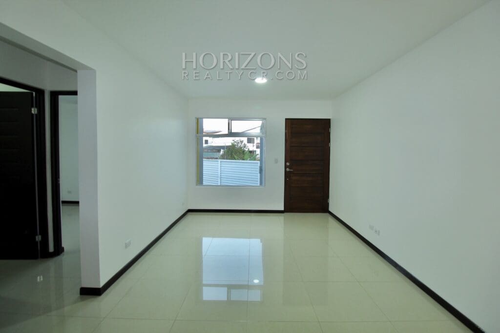 Moderno Apartamento 2km de UCR 2 Dormitorios NJA967