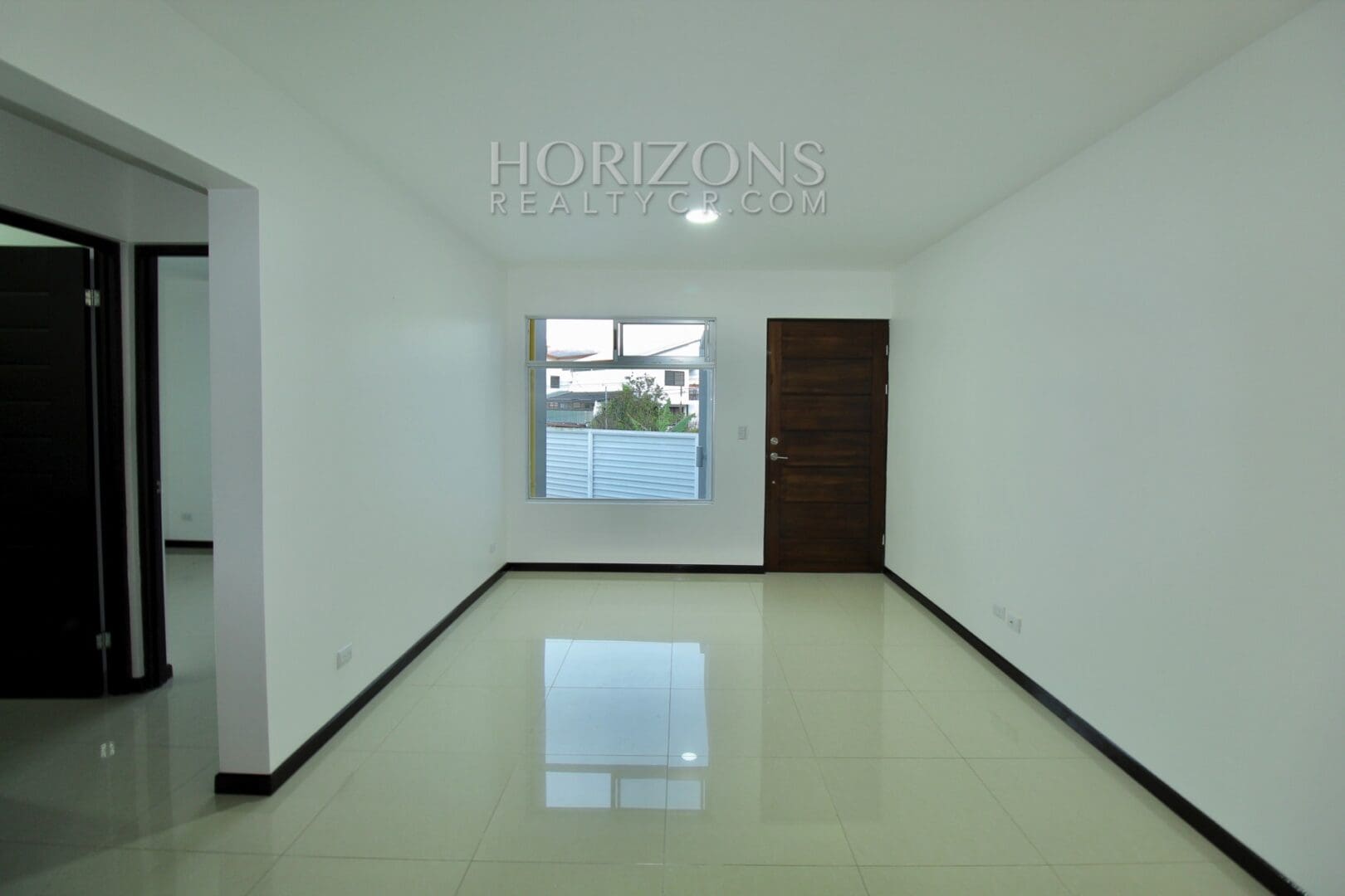 Moderno Apartamento 2km de UCR 2 Dormitorios NJA967
