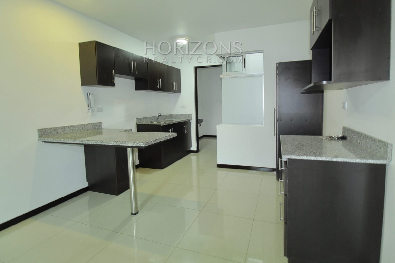 Moderno Apartamento 2km de UCR 2 Dormitorios NJA967