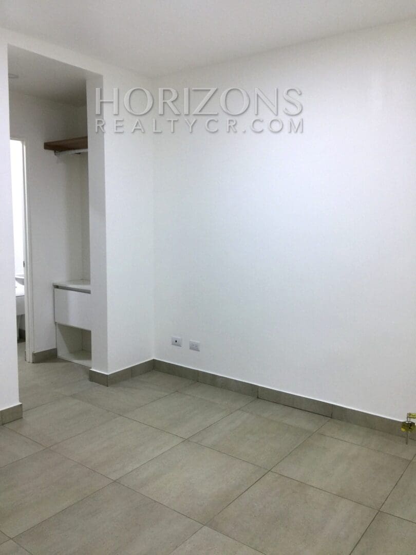 Moderno Apartamento en Curridabat Por Ciudad del Este  NJA968
