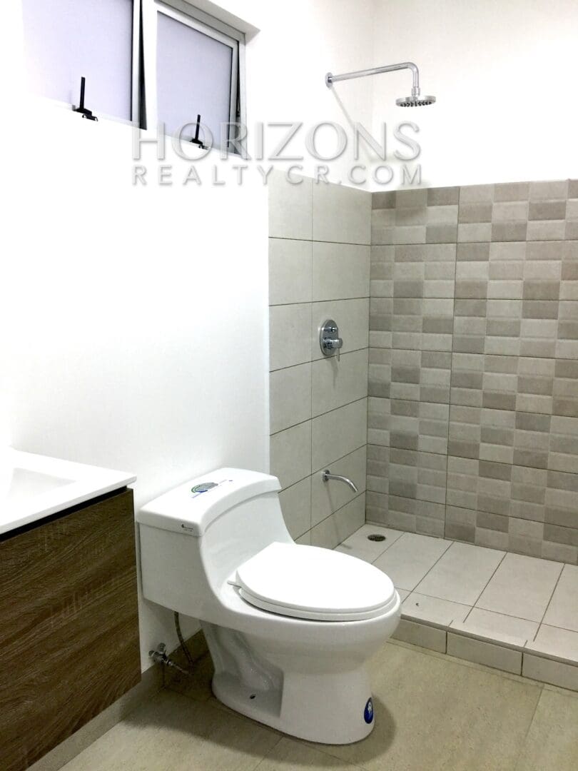 Moderno Apartamento en Curridabat Por Ciudad del Este  NJA968