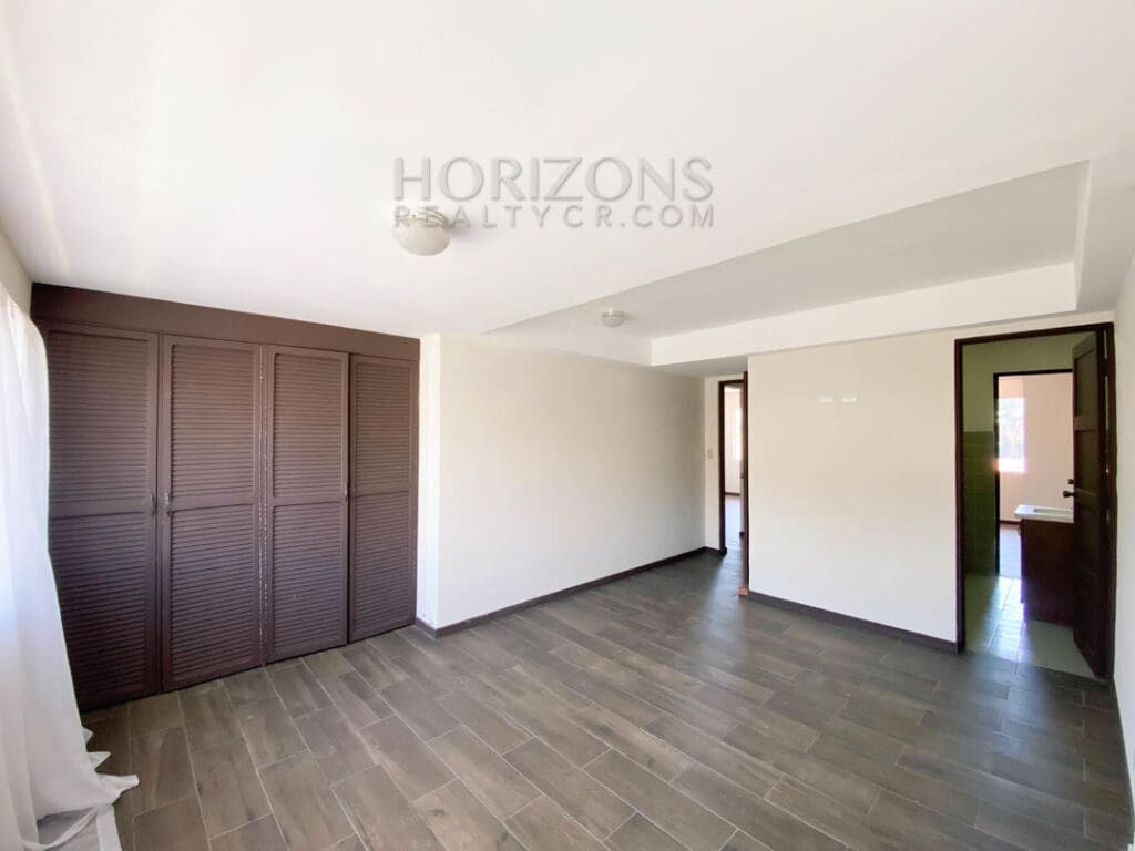 Se Alquila Casa en Rohrmoser 420m2 Terreno Amplia nja970