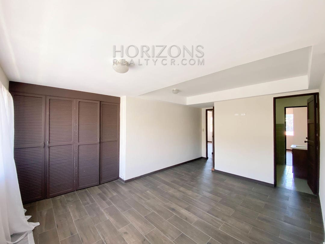 Se Alquila Casa en Rohrmoser 420m2 Terreno Amplia nja970