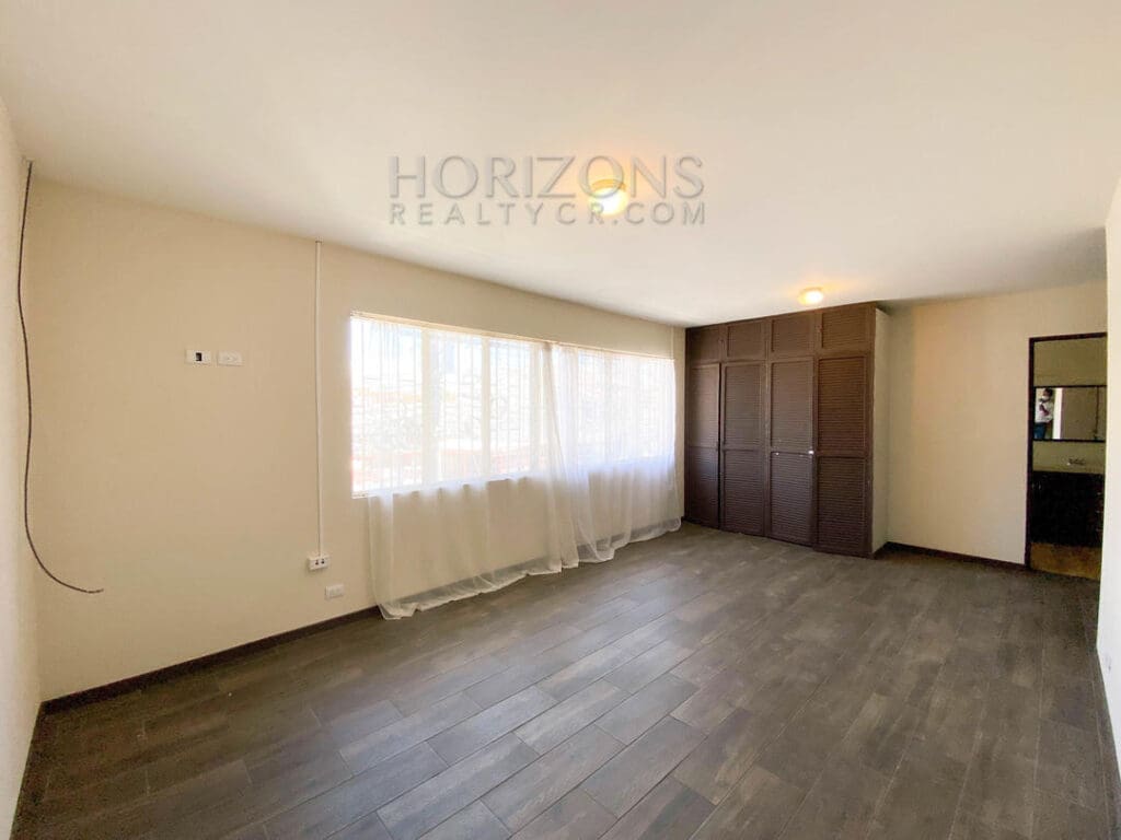 Se Alquila Casa en Rohrmoser 420m2 Terreno Amplia nja970