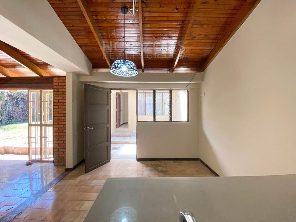 Se Alquila Casa en Rohrmoser 420m2 Terreno Amplia nja970