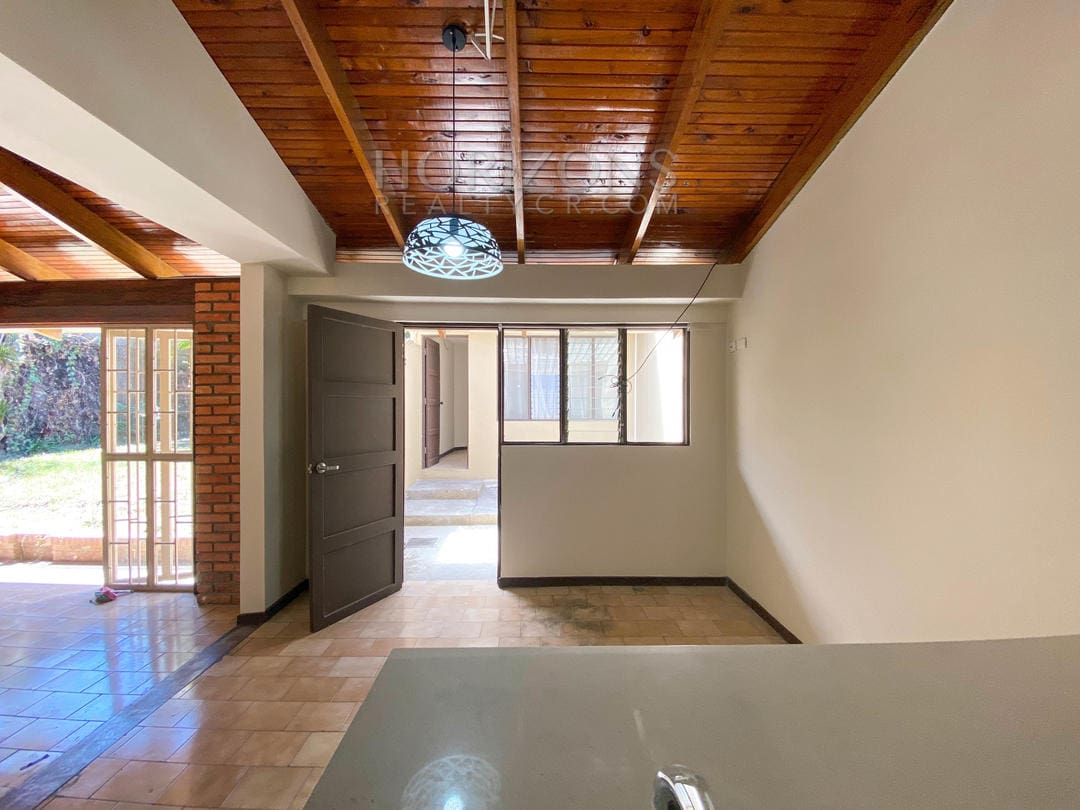 Se Alquila Casa en Rohrmoser 420m2 Terreno Amplia nja970