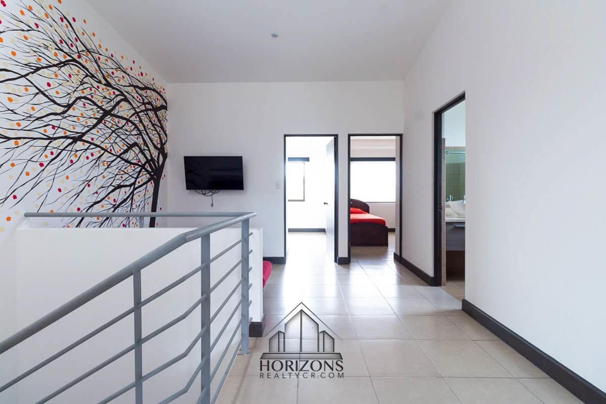 SE ALQUILA CASA AMUEBLADA EN CONDOMINIO CON PATIO nja977