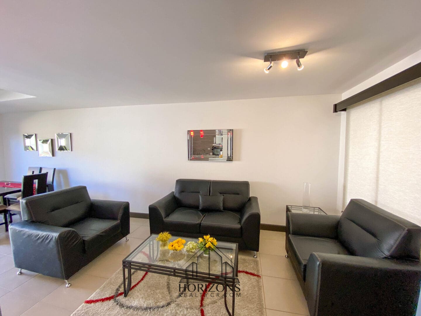 SE ALQUILA CASA AMUEBLADA EN CONDOMINIO CON PATIO nja977